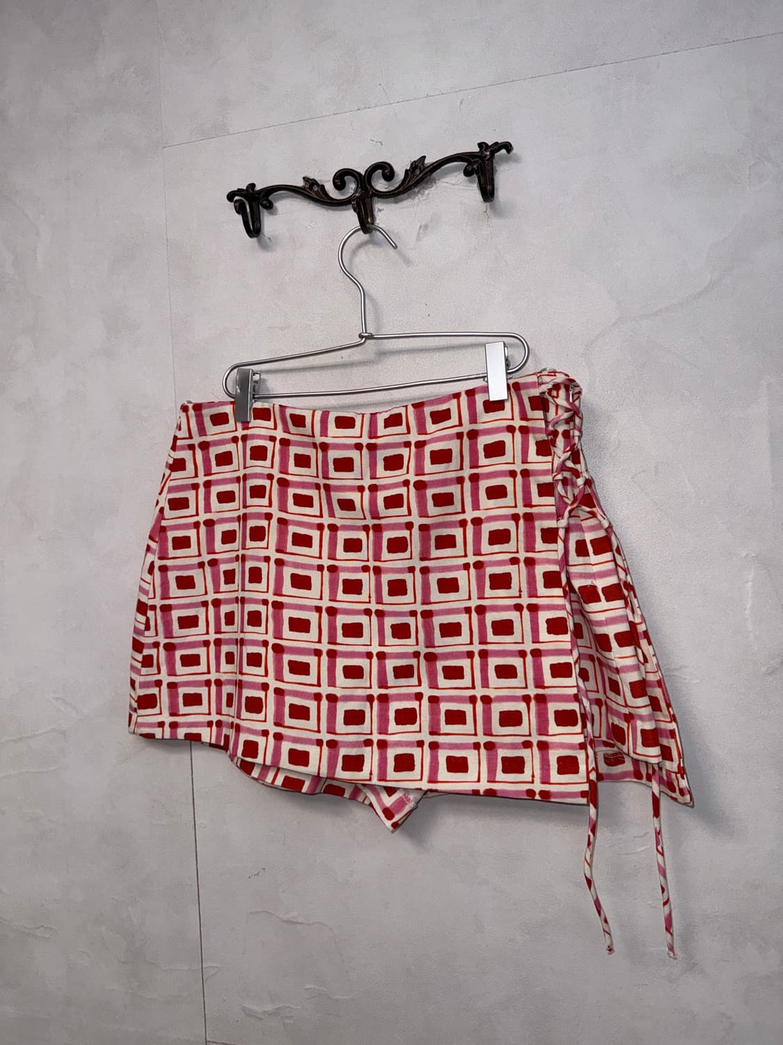 Strawberry geometric squares laceup sk 상품이미지2