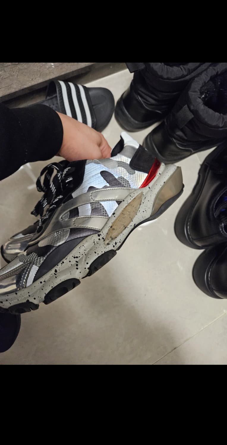 (42) 발렌티노 카모 실버블랙 스니커즈. 발렌시아가 뉴발란스 나이키 상품이미지2