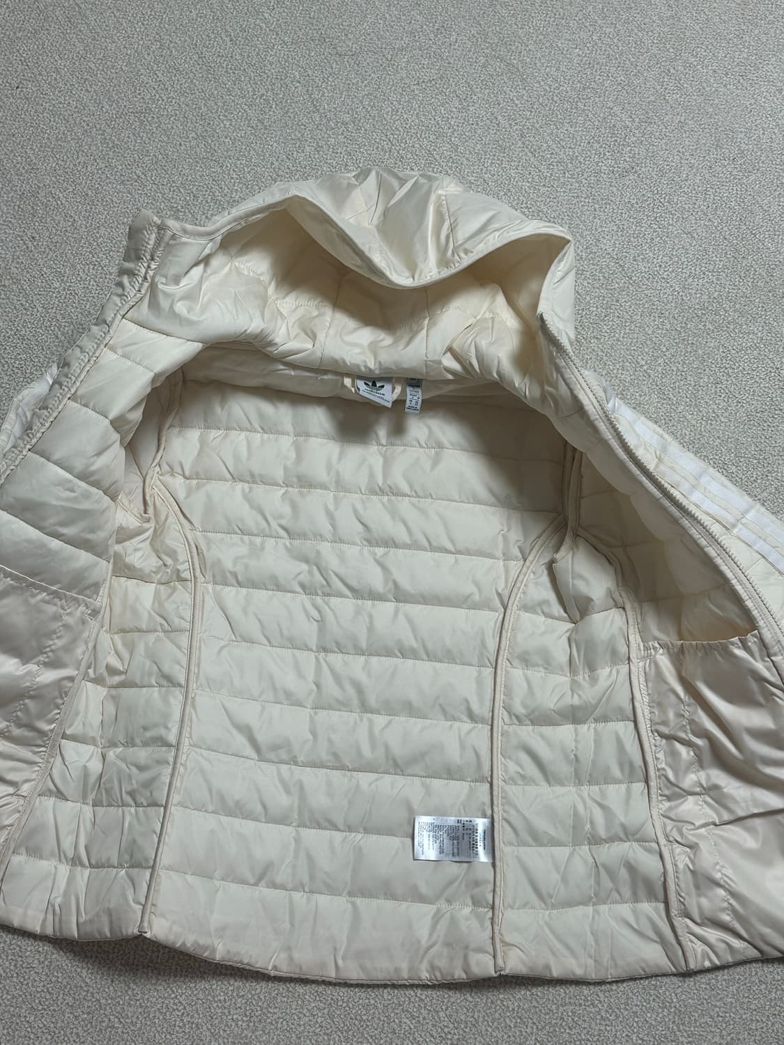 아디다스 경량패딩 상품이미지3