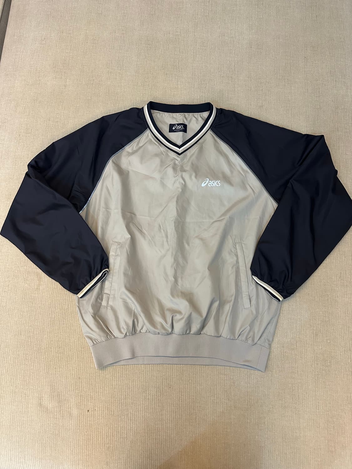 새상품) 아식스 V넥 풀오버 100사이즈 상품이미지5