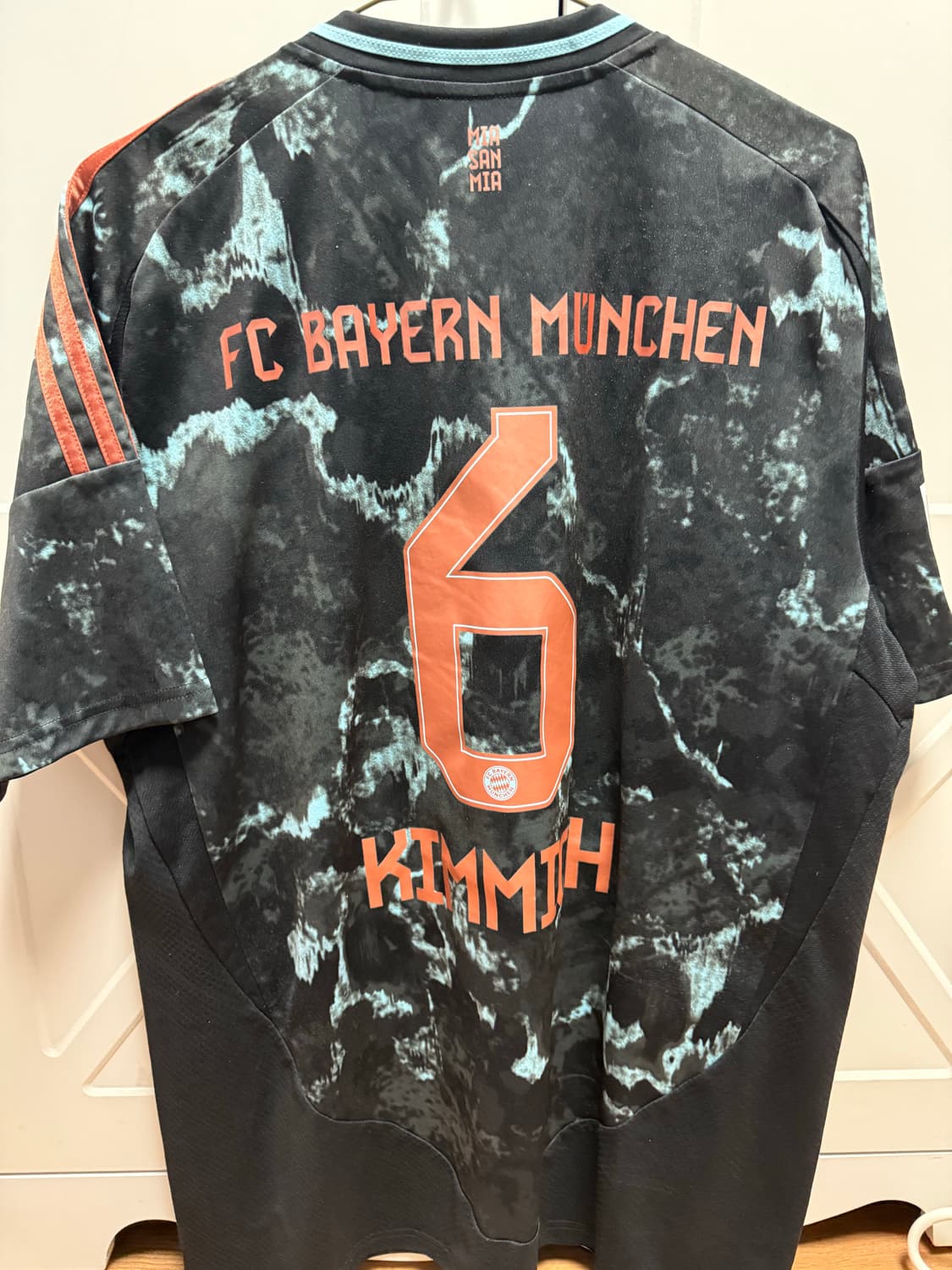 24-25 바이에른 뮌헨 키미히 유니폼 상품이미지2