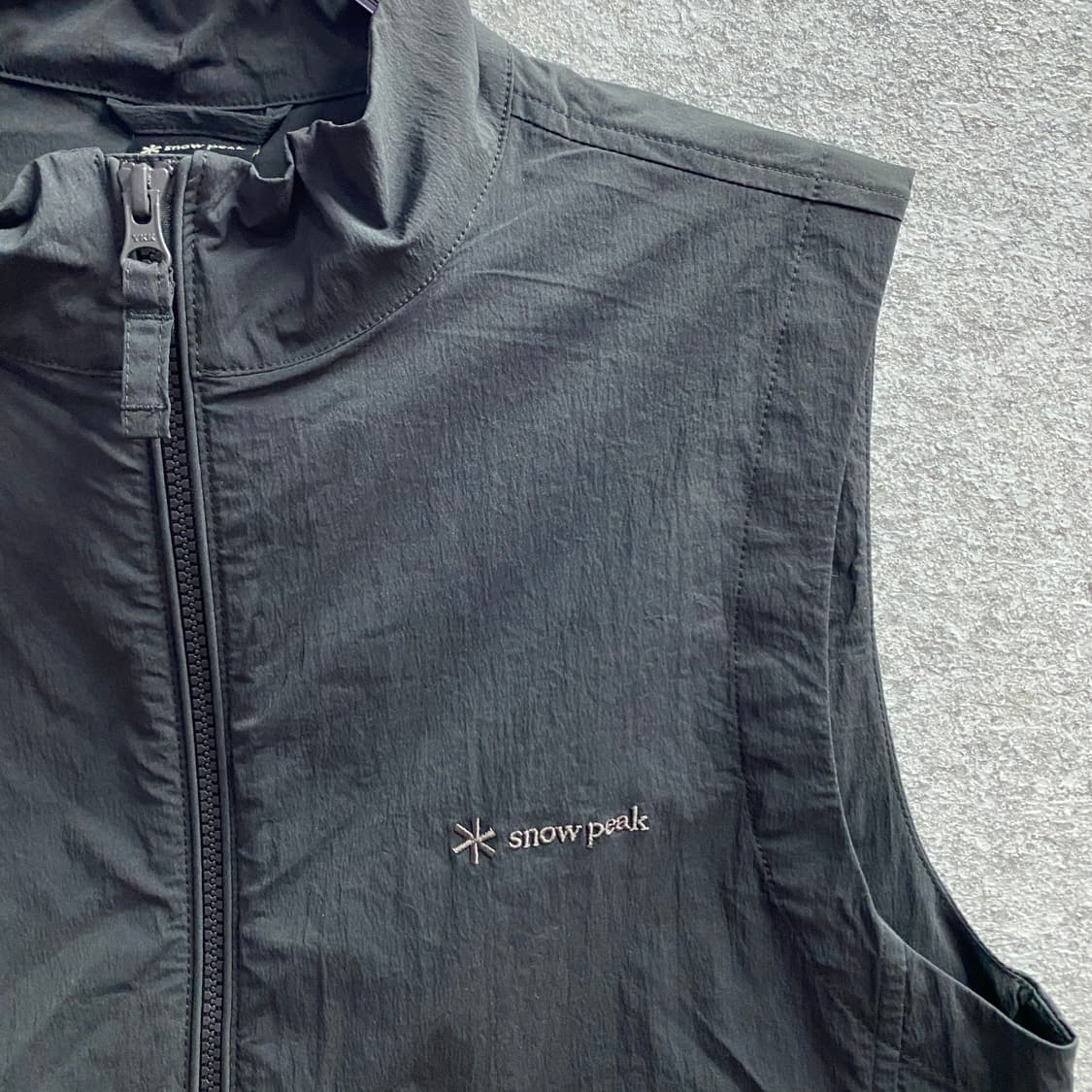 스노우피크 어패럴 블랙 루트 스탠드넥 베스트B4084  상품이미지3