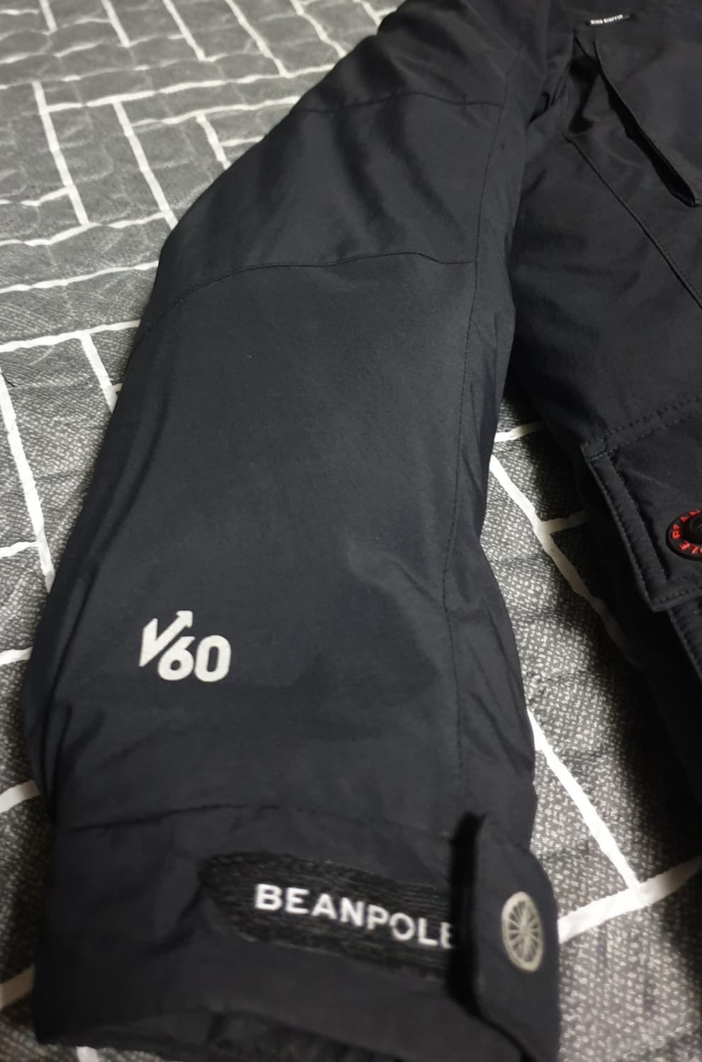 빈폴 아웃도어 V60 구스다운 윈드스토퍼 안투라지 패딩 블랙 (95) 상품이미지3