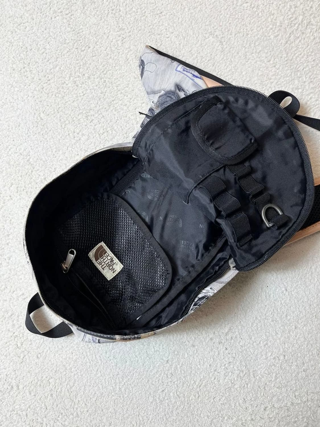 노스페이스 화이트라벨 패턴 프린팅 힙색 가방 A1690 상품이미지8