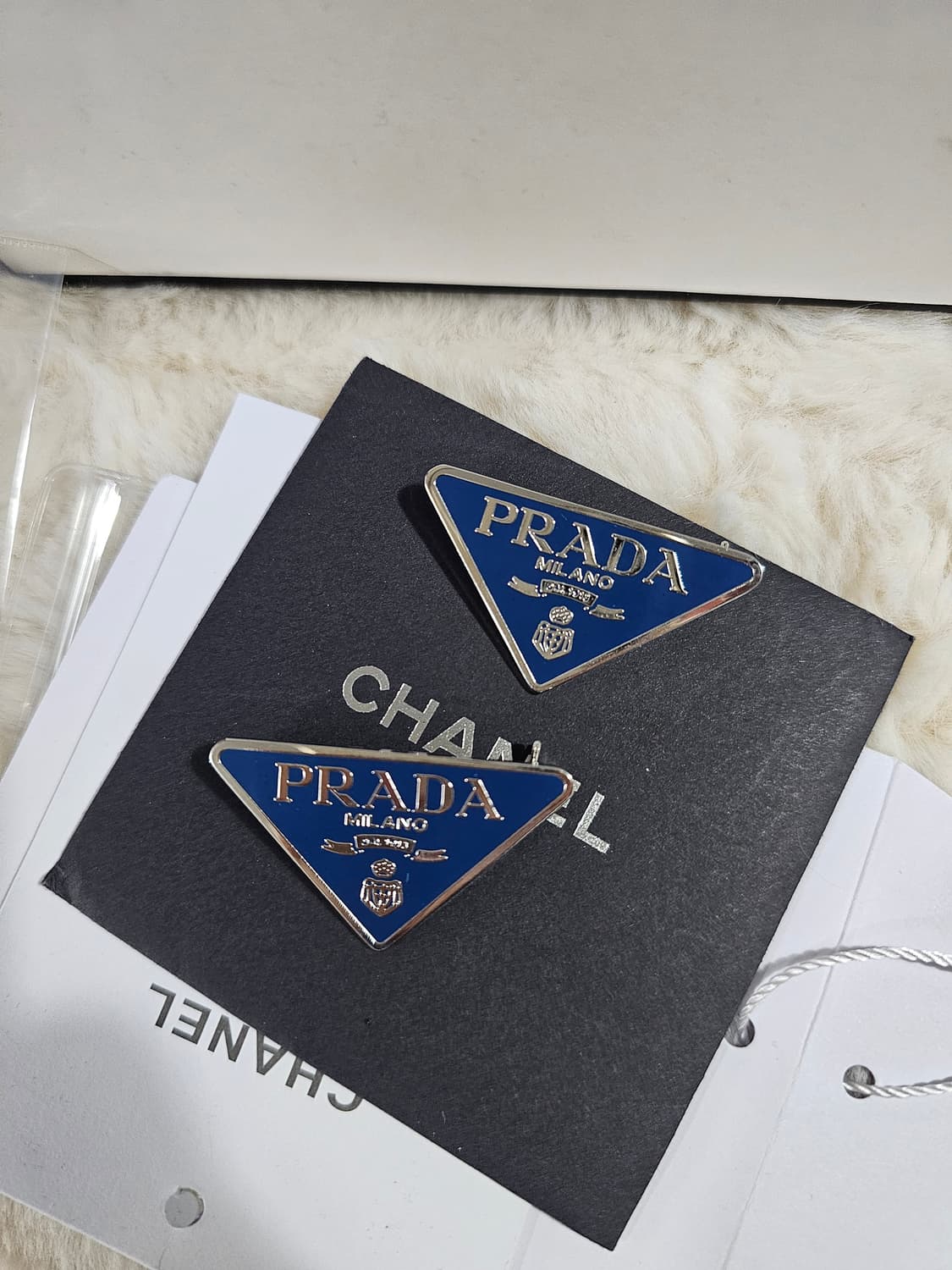 빈티지 프라다 블루 메탈 브로치 상품이미지1