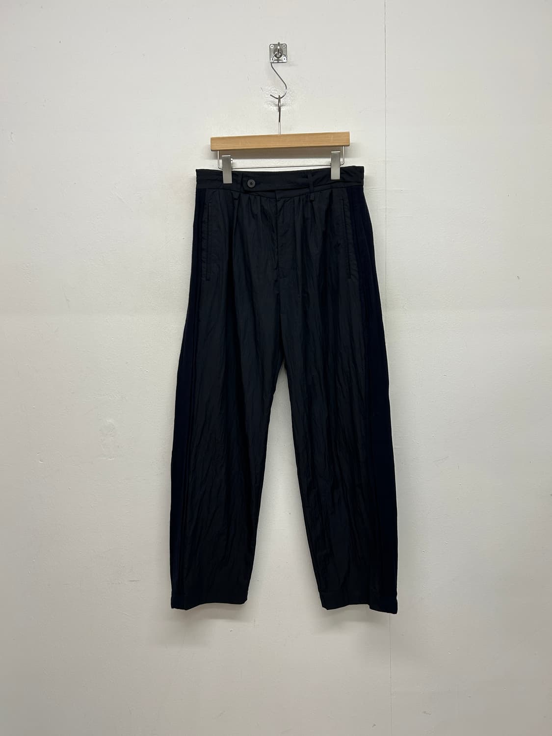 POLYTERU 폴리테루 사이드 패널 나일론 팬츠 상품이미지1