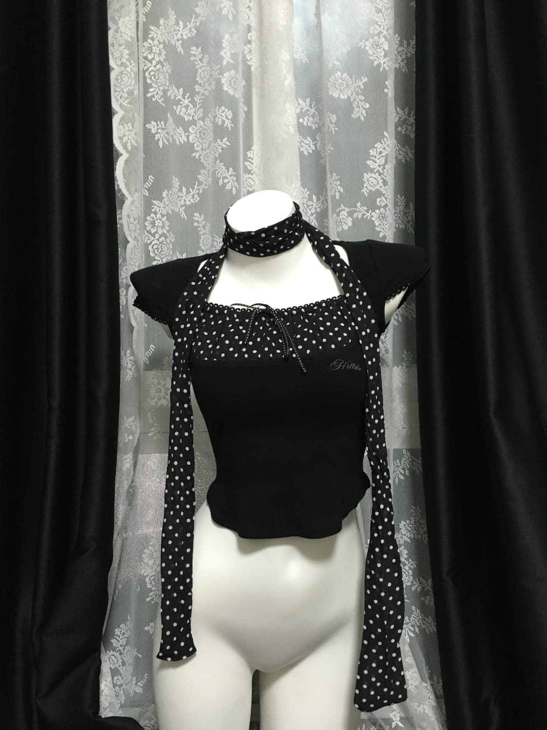 HILLDA Dot Square Crop Top  상품이미지1