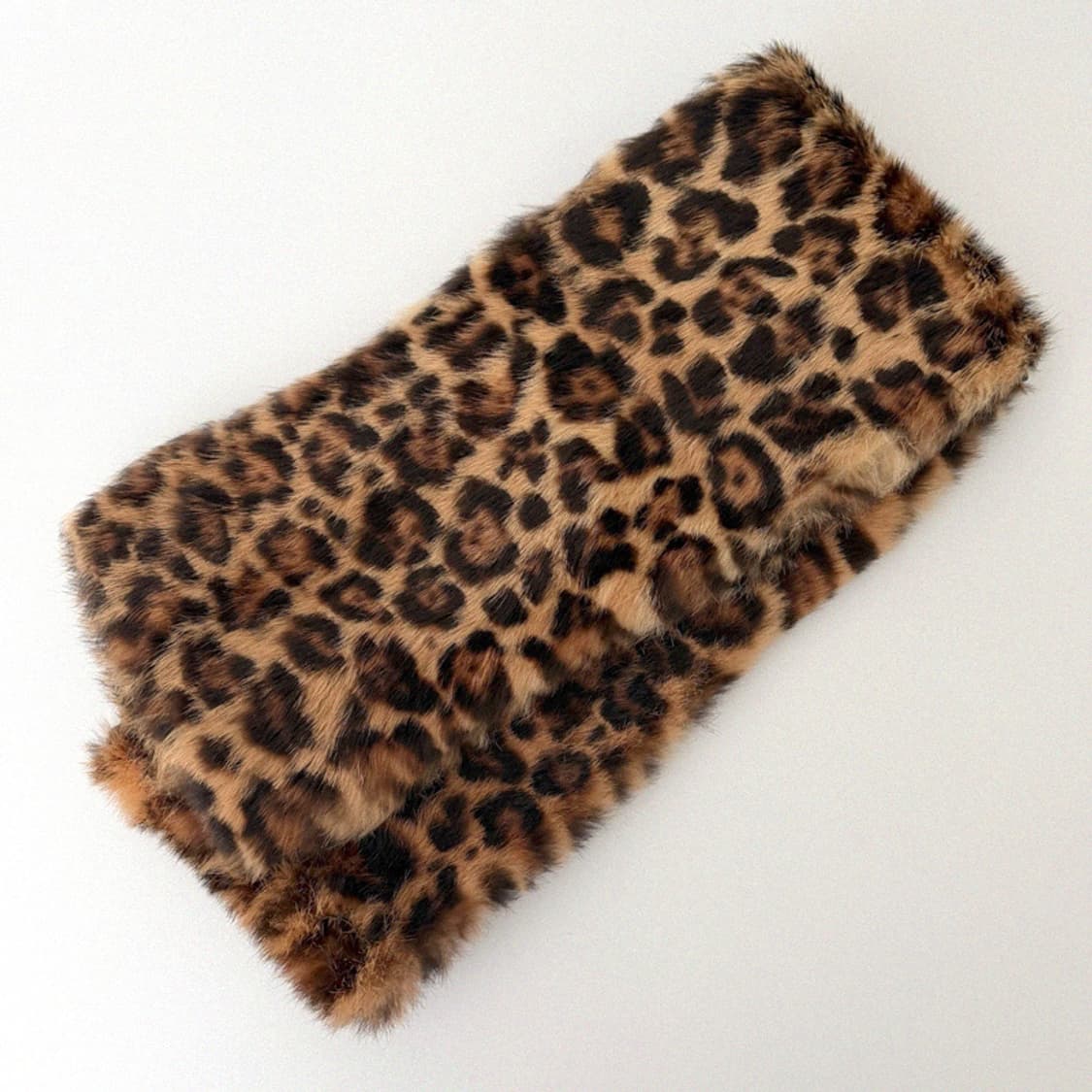 구찌 레오파드 호피 래빗 퍼 실크 머플러 숄 상품이미지5