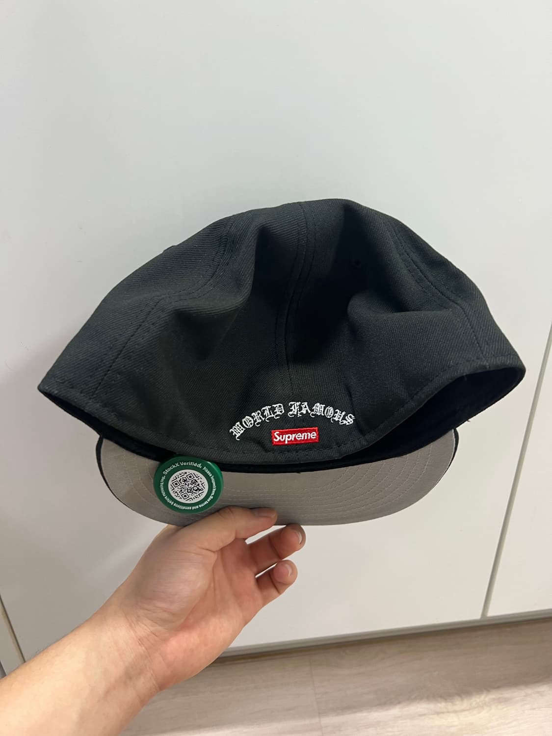 판매)슈프림 골드 크로스 뉴에라 블랙 볼캡 734(61.5cm) 새상품 상품이미지4