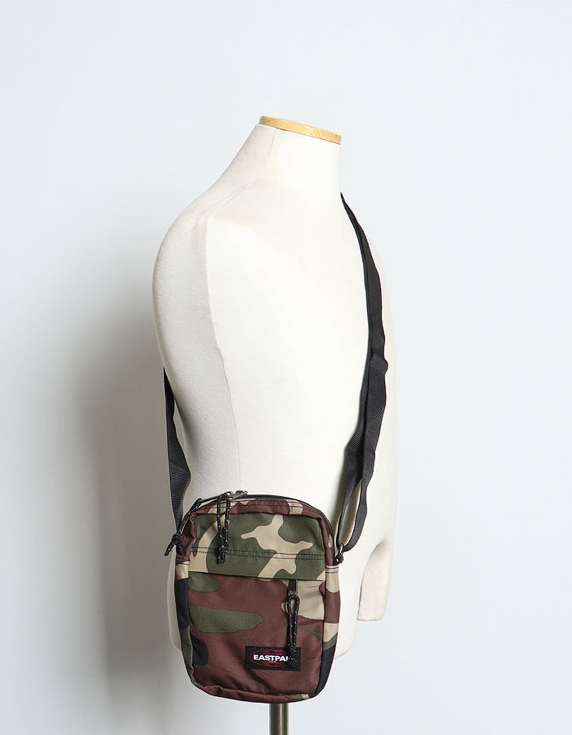 EASTPAK Camo Mini Cross Bag 상품이미지1
