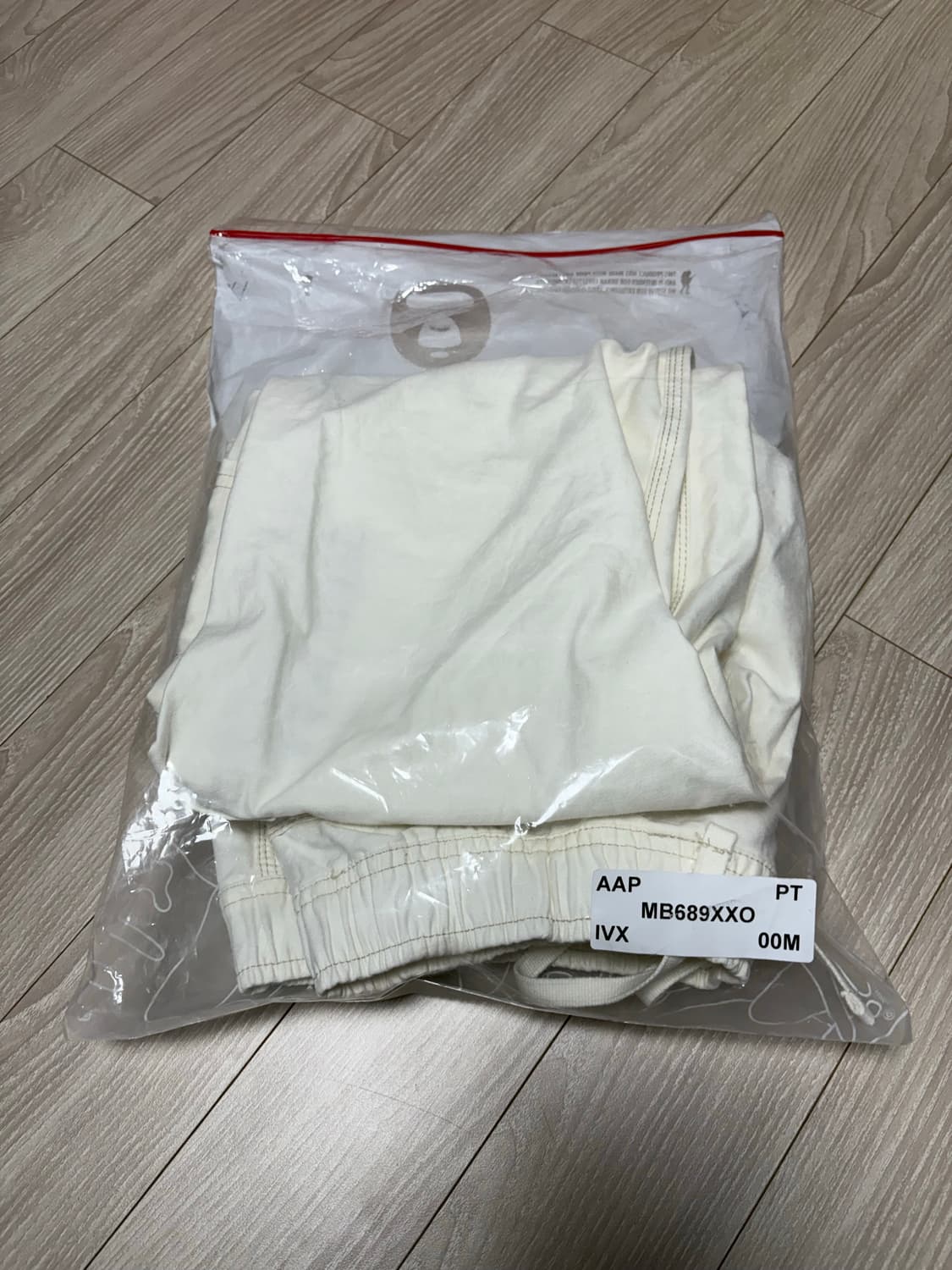 AApe에이프 크림팬츠 상품이미지9