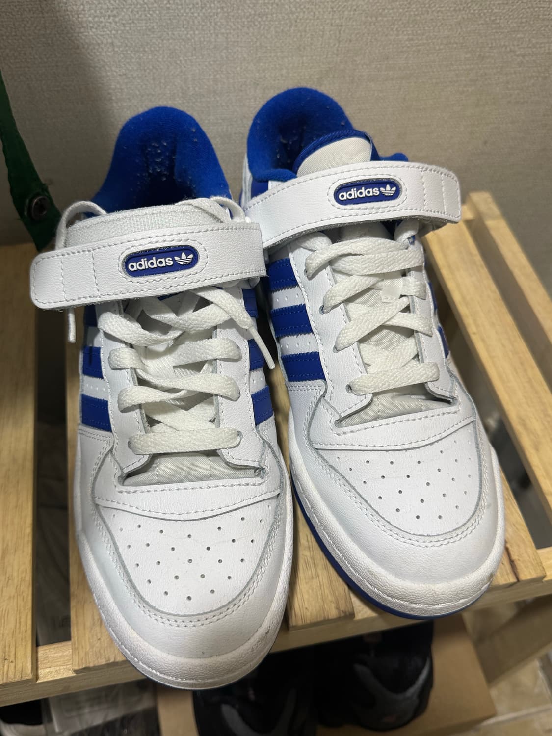 아디다스 포럼로우 화이트 로얄블루 상품이미지1