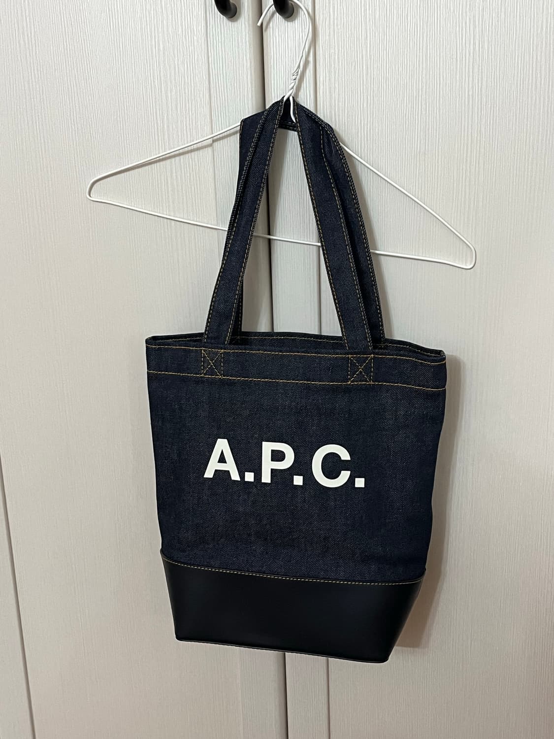 아페쎄 악셀 스몰 토트백(썸백 제공) 상품이미지1