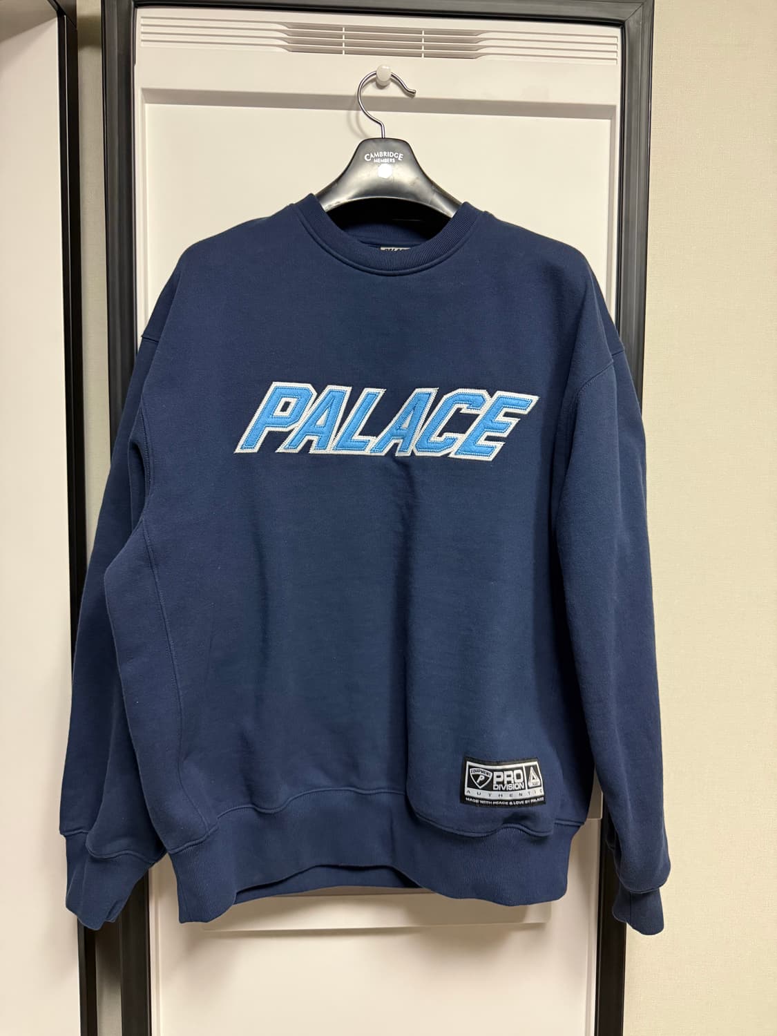 [L] 팔라스 아플리케 팀 크루 네이비 상품이미지1