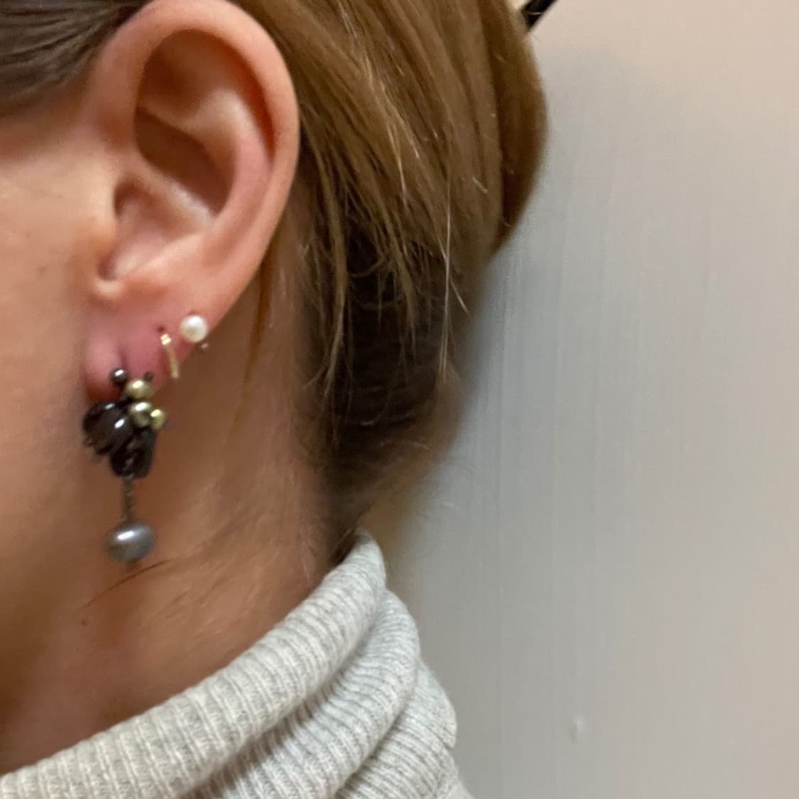 🍇Grey Pearl & Burgundy Crystal Earrings 상품이미지3