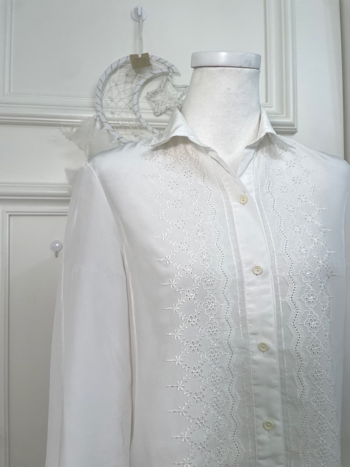white flower embroidery collar blouse 상품이미지6