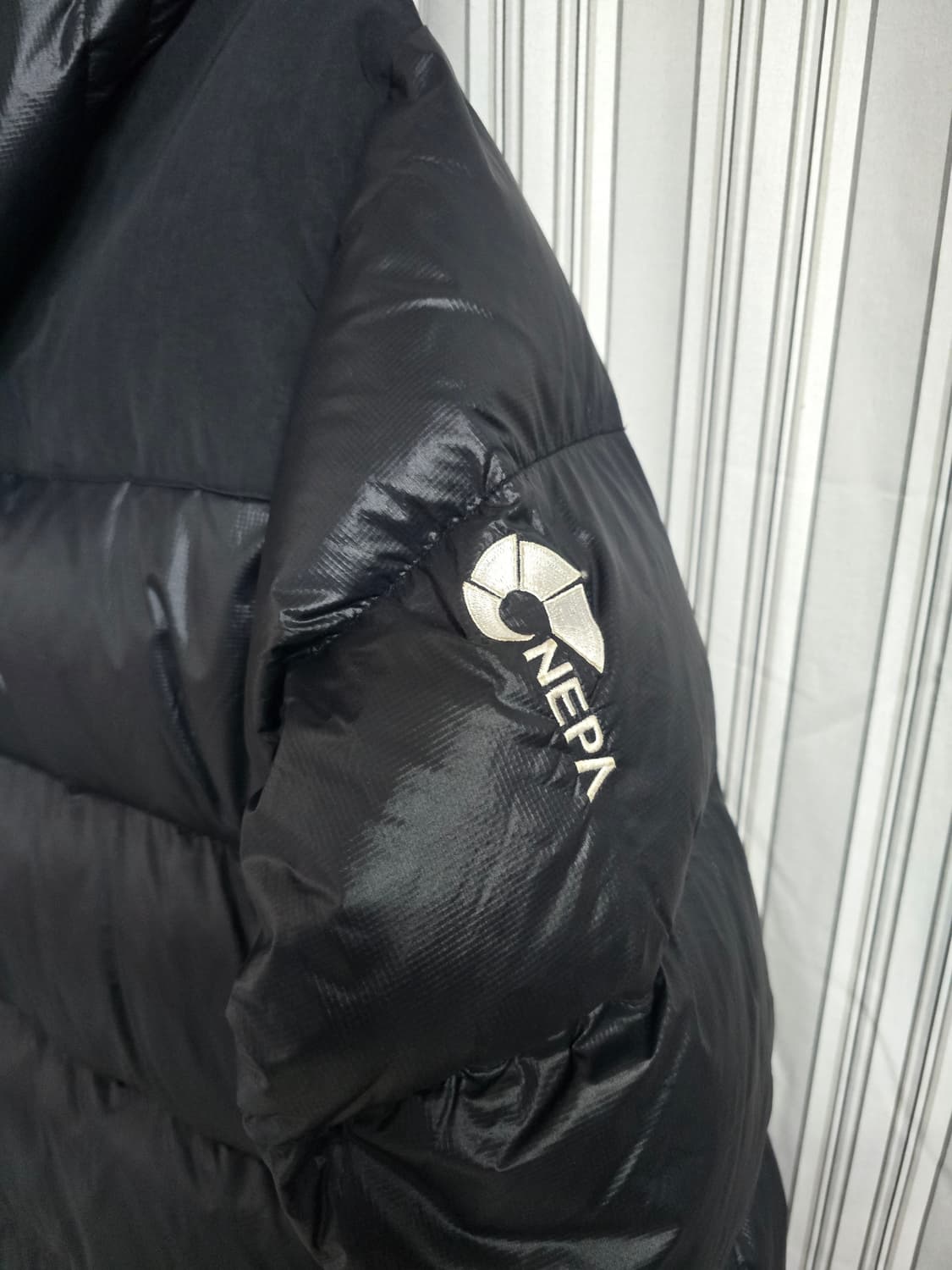 (105) 네파 남성 블랙 후드 구스다운 패딩 점퍼 상품이미지4