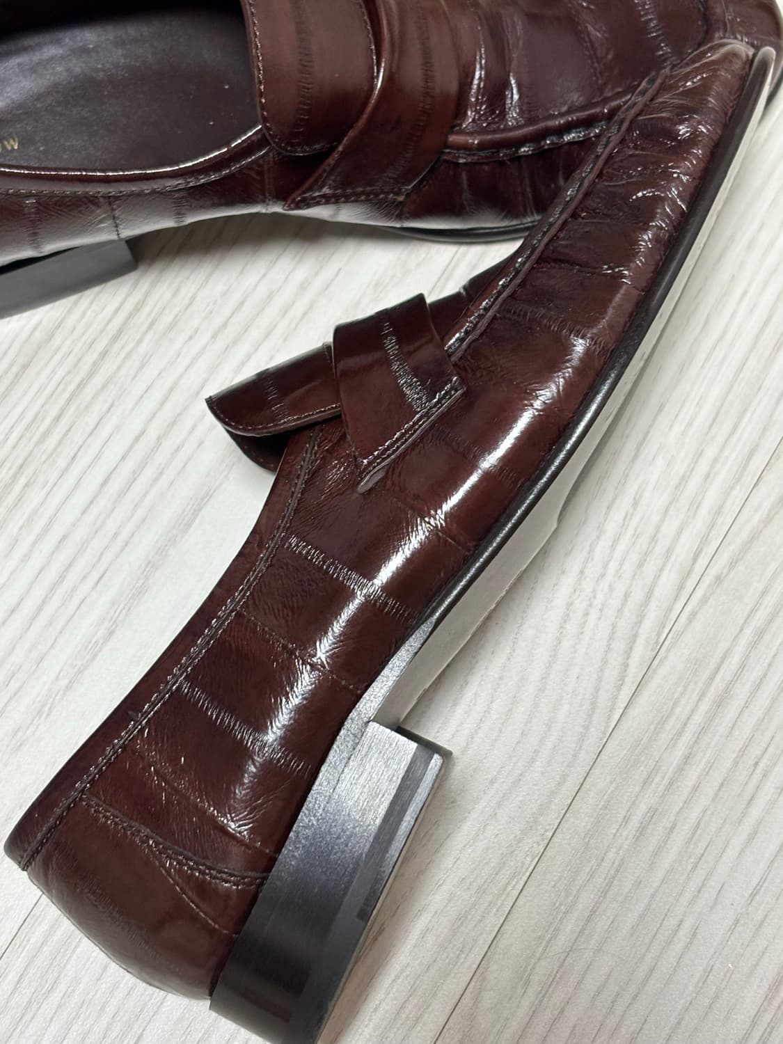 더로우 소프트로퍼 라이트브라운 36 일스킨 장어가죽 상품이미지3