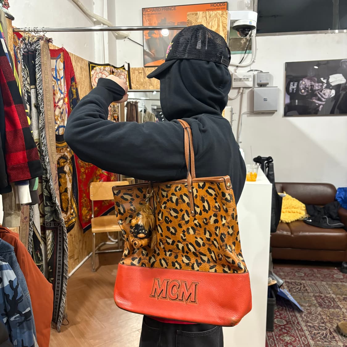 MCM 엠씨엠 레오파드 토트백 상품이미지2