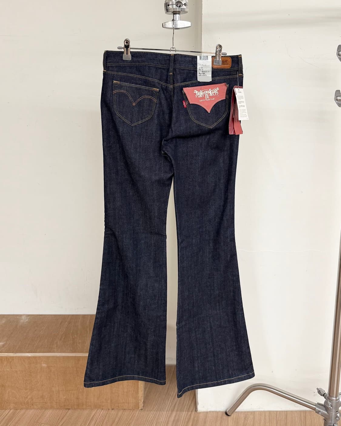 리바이스 레드탭 부츠컷 팬츠  상품이미지1