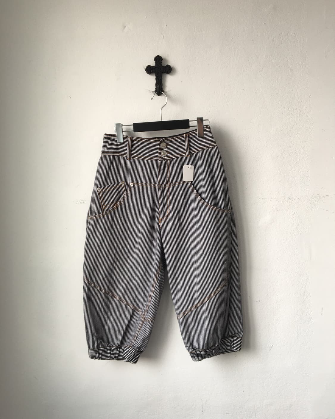 Stripe pattern balloon fit pants 상품이미지1