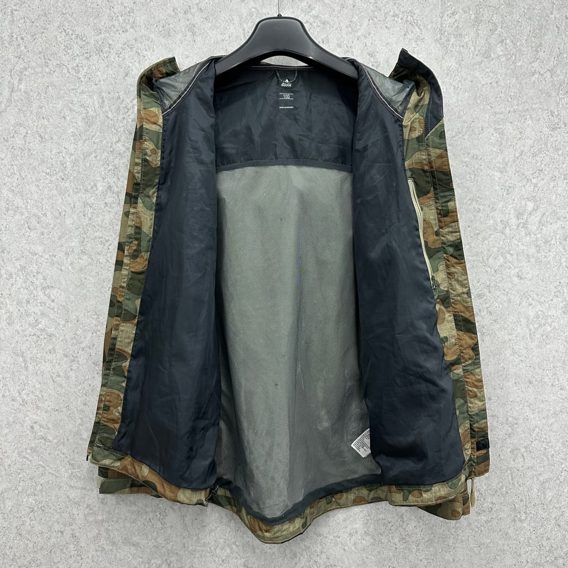 100 아디다스 남자 밀리터리 카모 바람막이 자켓 상품이미지3