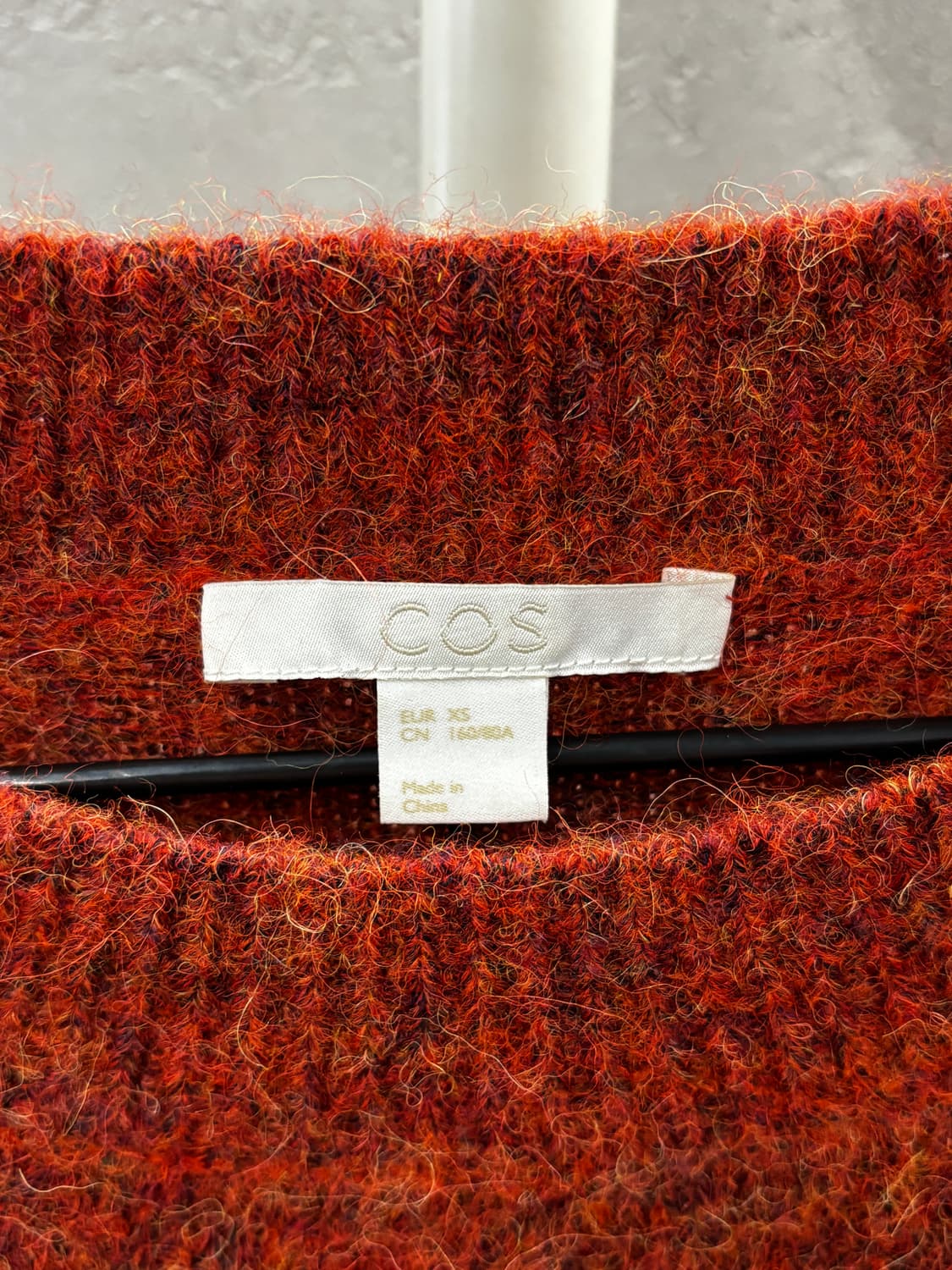 Cos 라운드넥 니트 스웨터 버건디 XS 상품이미지4