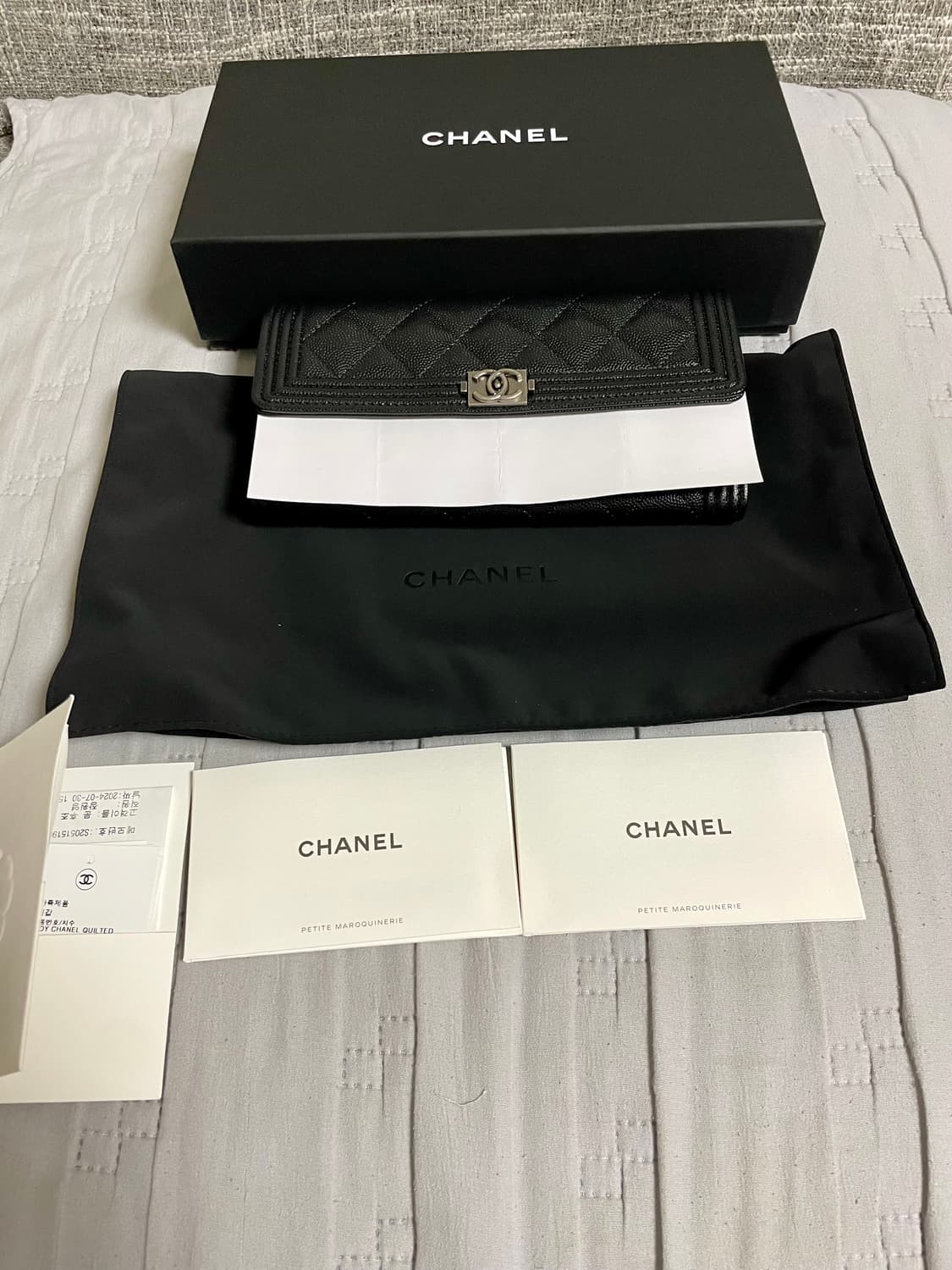 샤넬 보이 플랩 장지갑  캐비어 은장 풀박스 새제품 상품이미지1