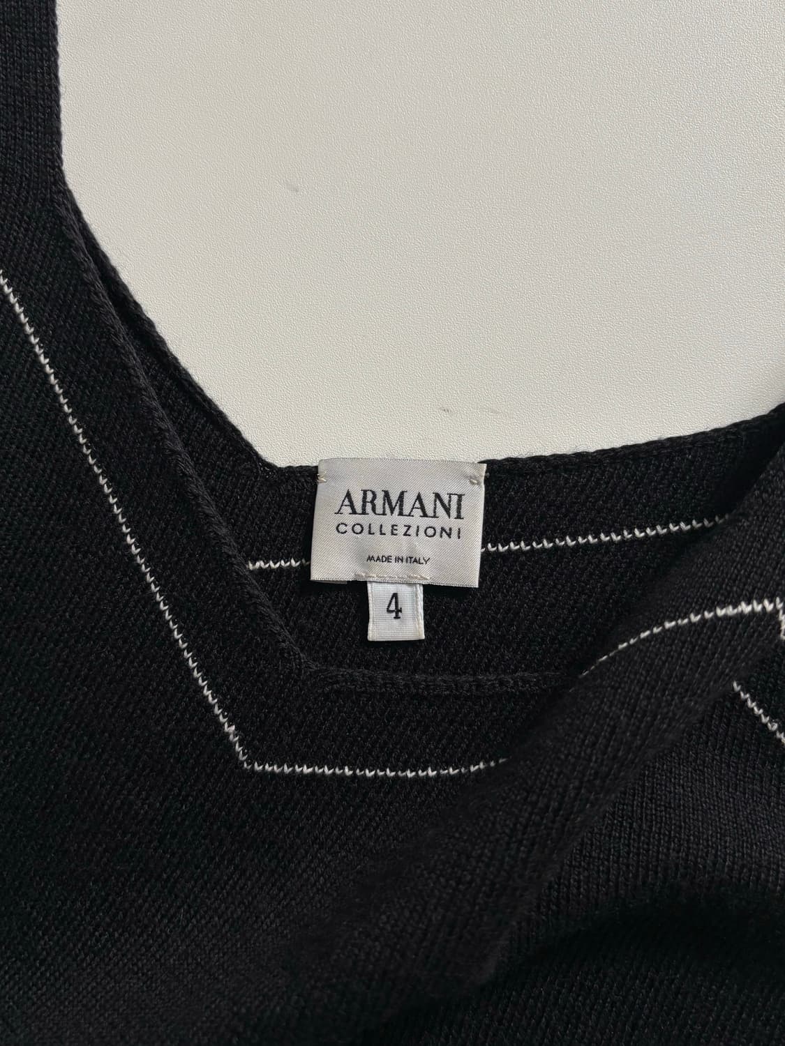 Armani 아르마니 꼴레지오니 블랙 니트 슬리브리스 상품이미지4