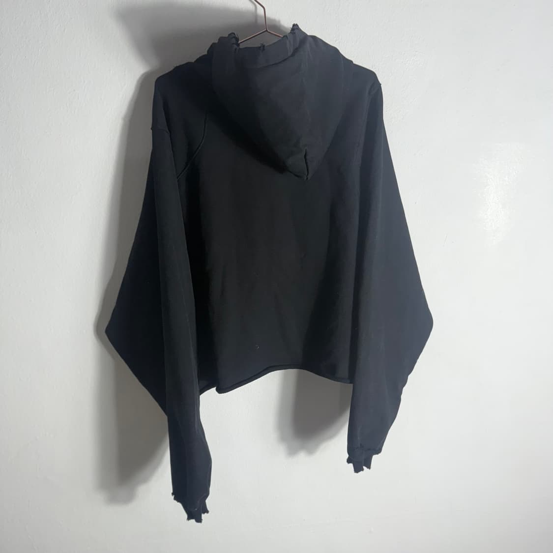 드네이지 데미지 크롭 오버핏 블랙 후드티 2 상품이미지4