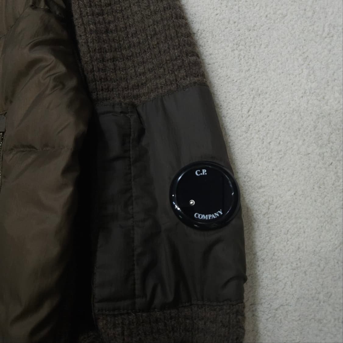 CP컴퍼니 니트 다운 패딩 상품이미지4