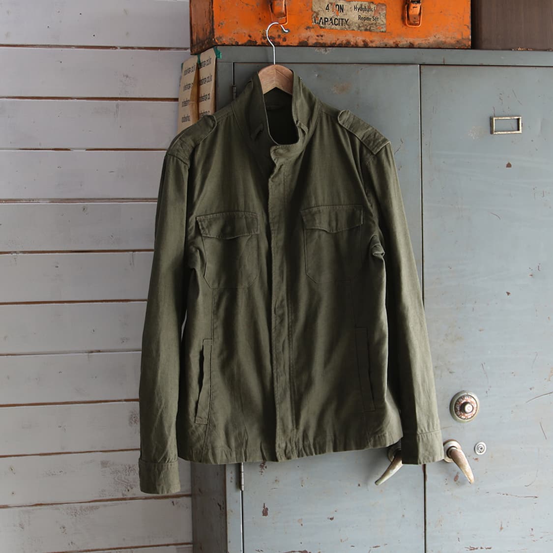(착용컷) 유니클로 밀리터리 린넨 자켓 (남성용 100) 상품이미지1