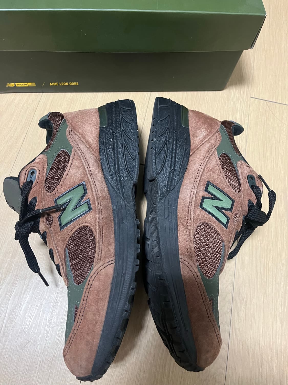 에메레온도르 콜라보 뉴발란스 993 브라운 상품이미지4