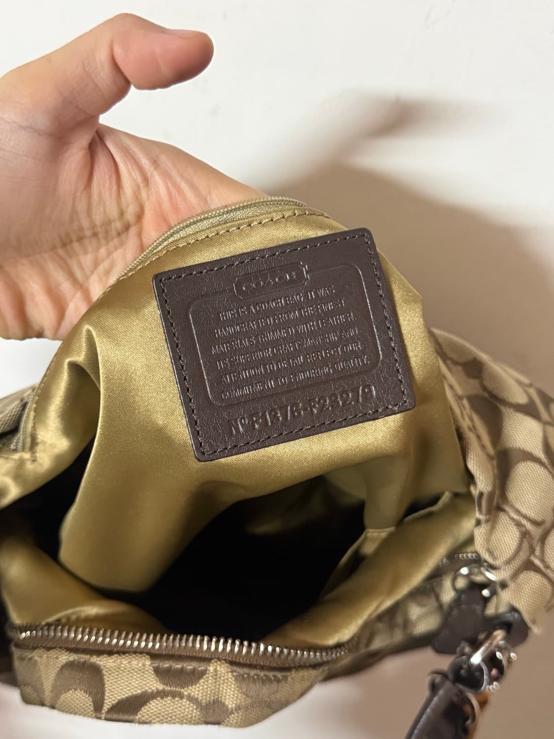 정품 코치 시그니처 캔버스 숄더백 브라운 상품이미지10