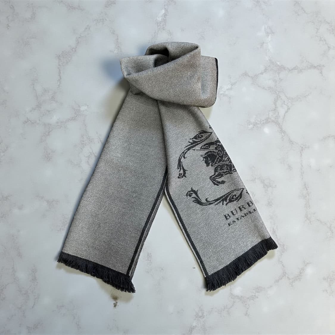 버버리 라나울 기마병 빅로고 머플러 상품이미지6