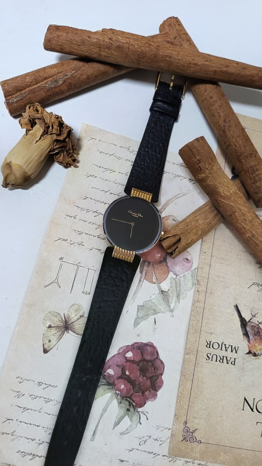 정품 크리스찬디올 블랙문 골드 쿼츠시계[정품 박스포함] 상품이미지4