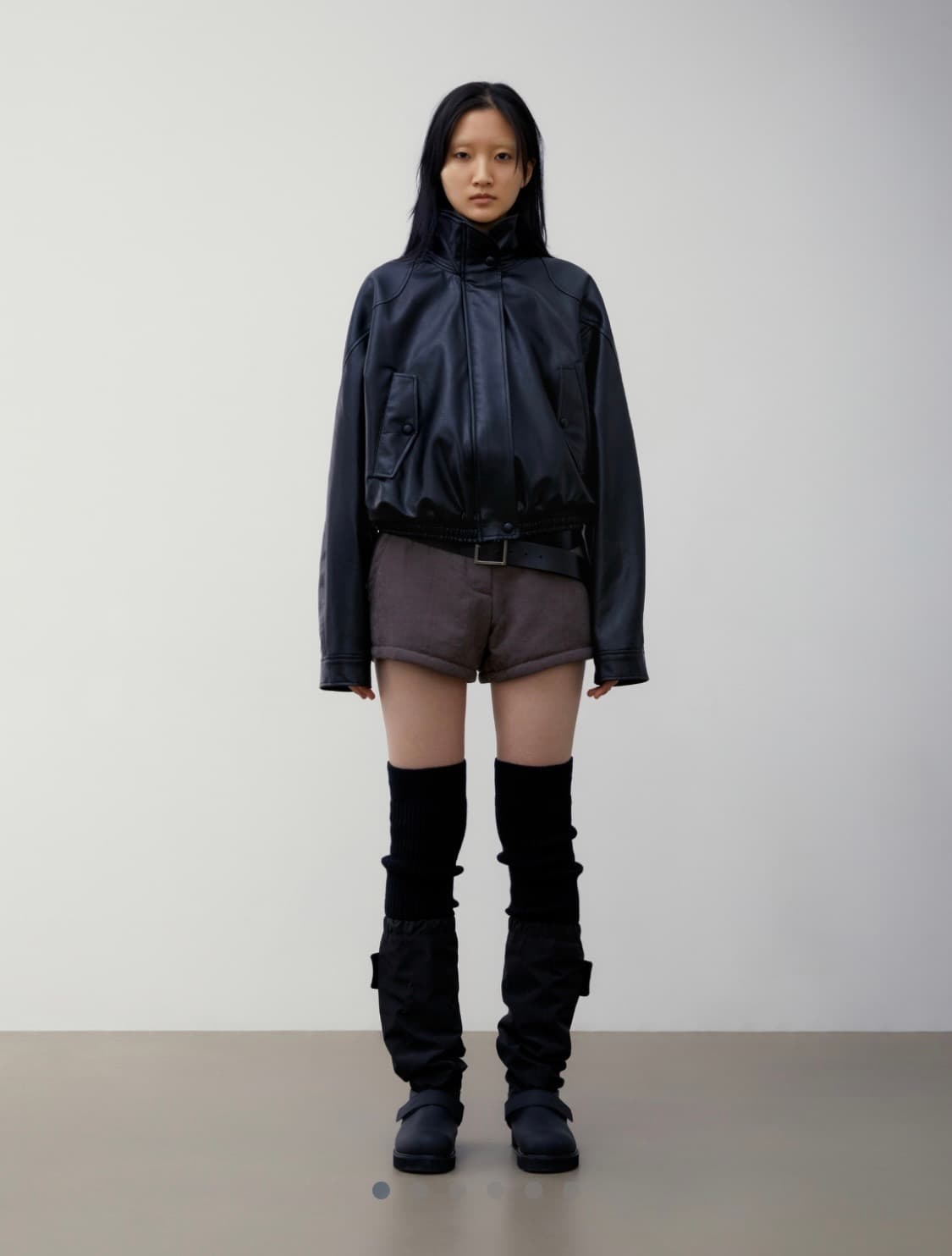 로우클래식 HIGH NECK LEATHER SHORT JACKET 상품이미지3