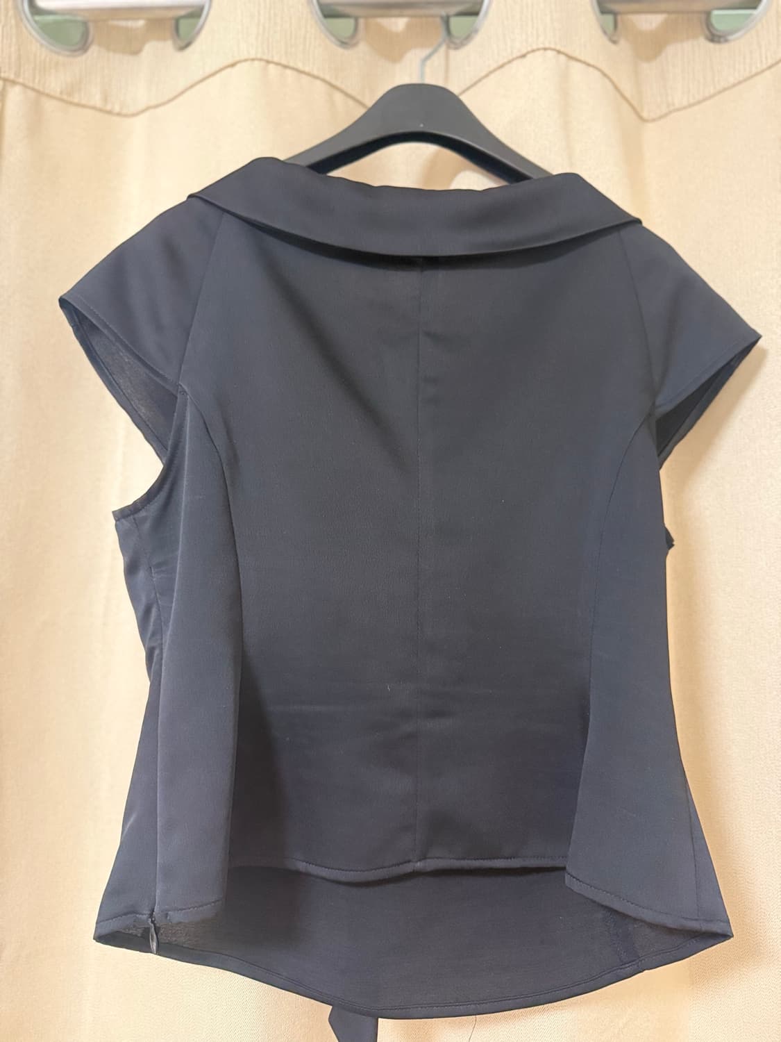 킨더살몬 블랙탑(Valois Bowtie Top Black) 1사이즈 상품이미지4