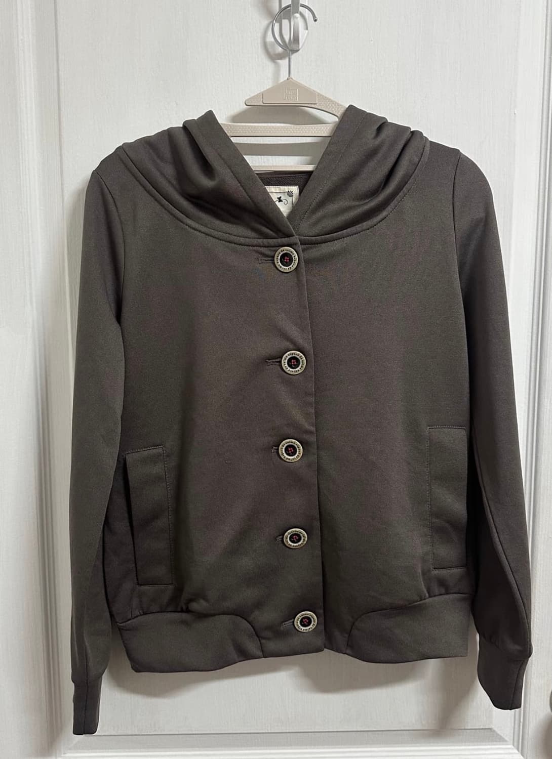 브라운 단추 후드집업 상품이미지1