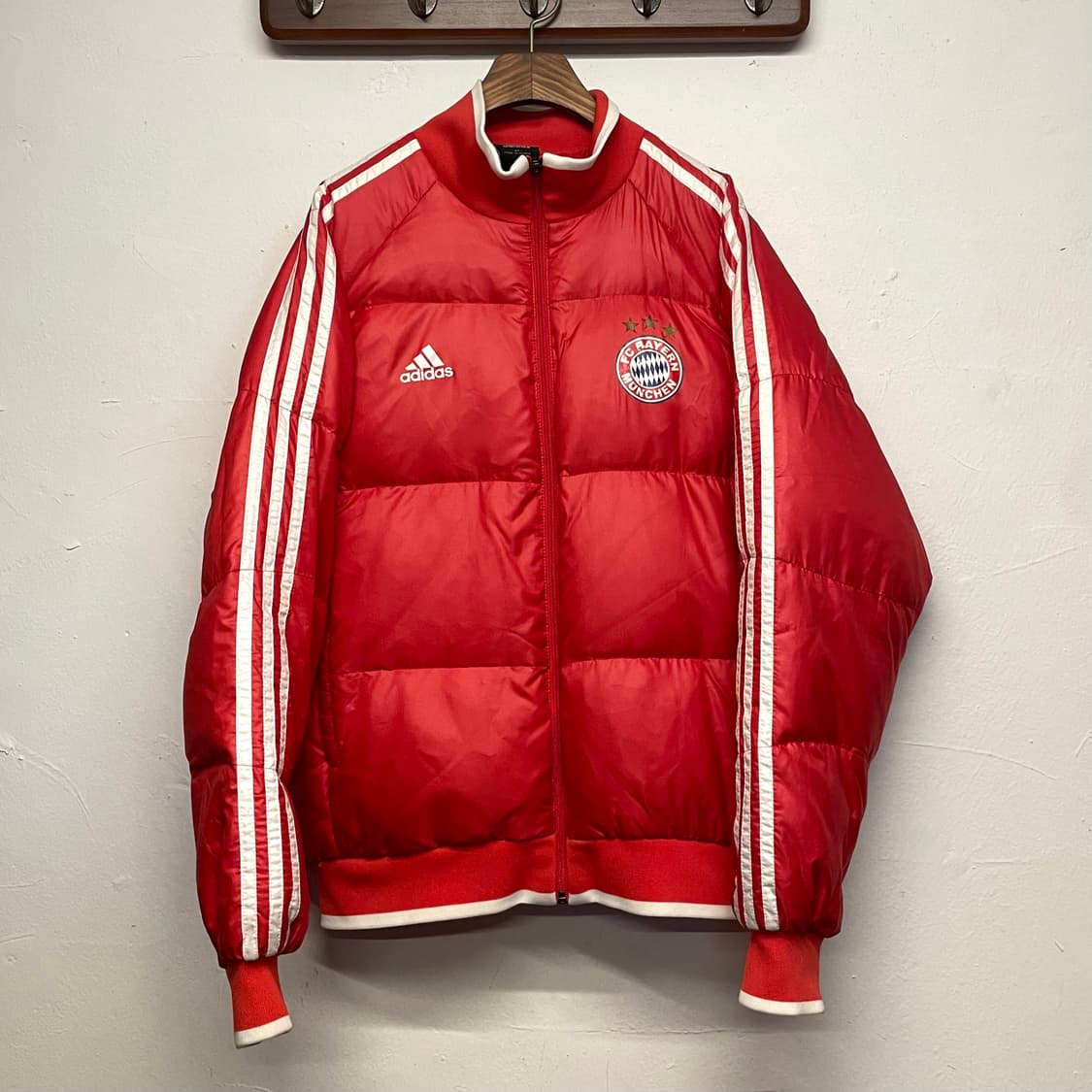 아디다스 바이에른 뮌헨 덕 다운 패딩 자켓   상품이미지1
