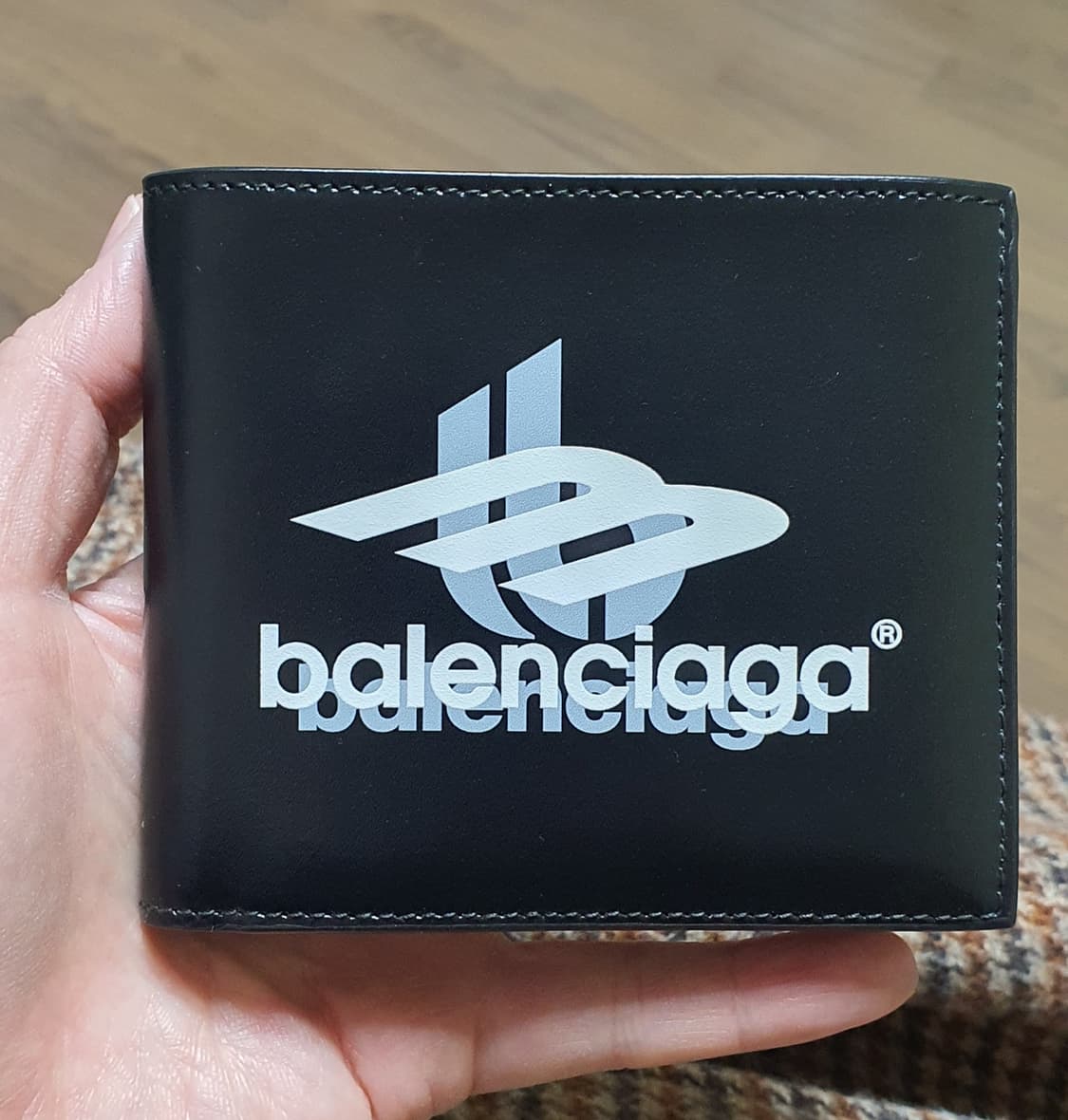 발렌시아가 레이어드 로고 반지갑 상품이미지2