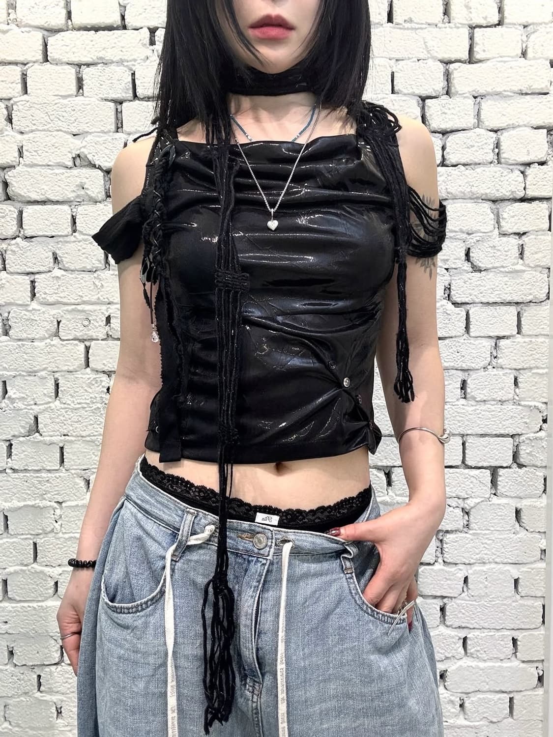 Glossy Off-Shoulder Draped Top with Scar 상품이미지4
