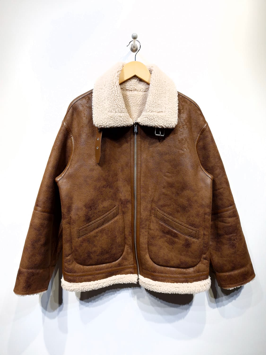 LOEUVRE 루에브르 24F/W 오버사이즈 리버시블 무스탕자켓(F) 상품이미지3