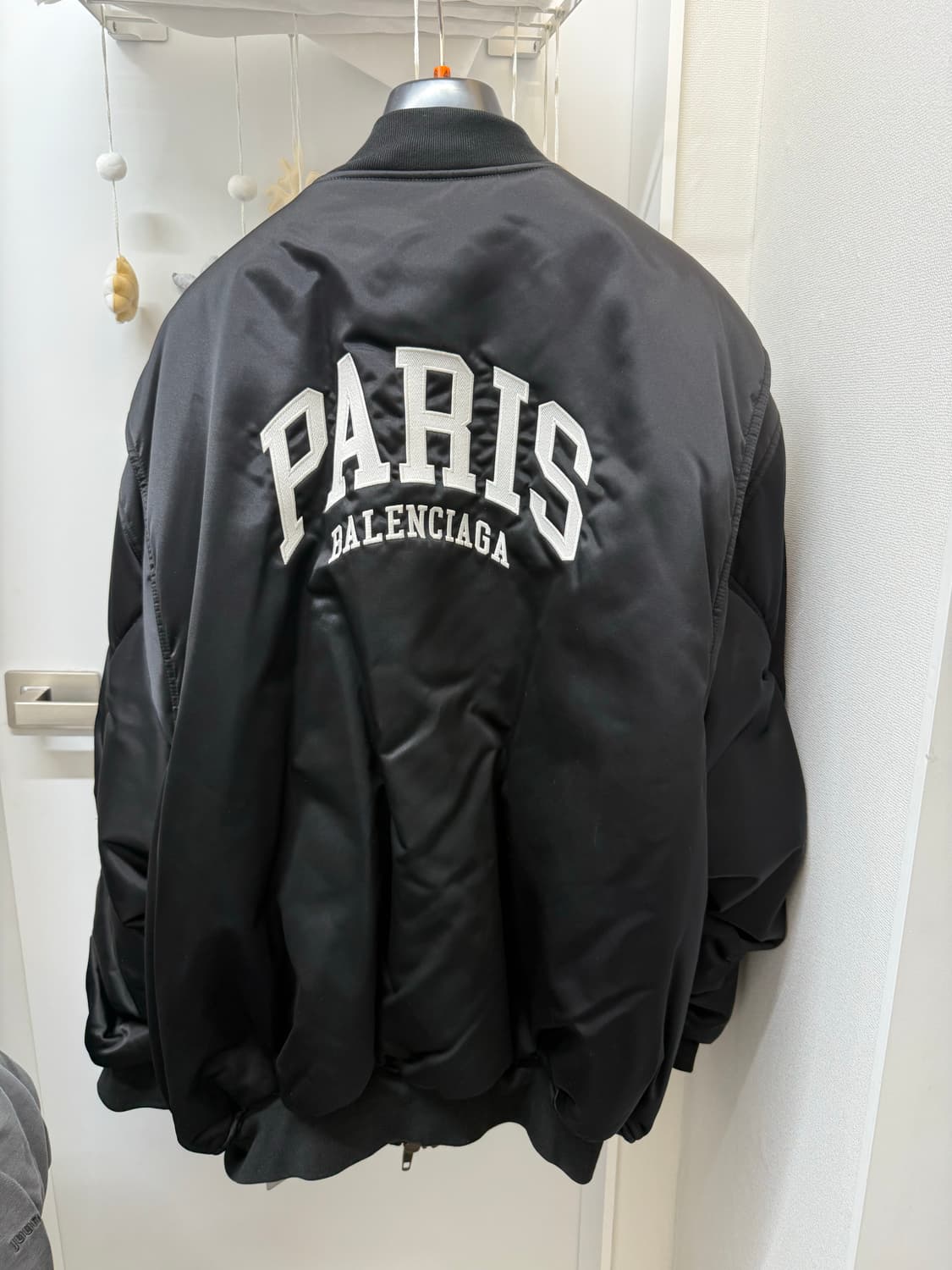 발렌시아가 시티컬렉션 파리스paris 봄버 48사이즈 상품이미지5