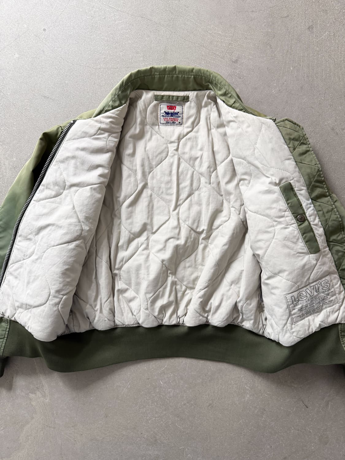 Vintage Faded Levi's Flight Jacket 상품이미지5