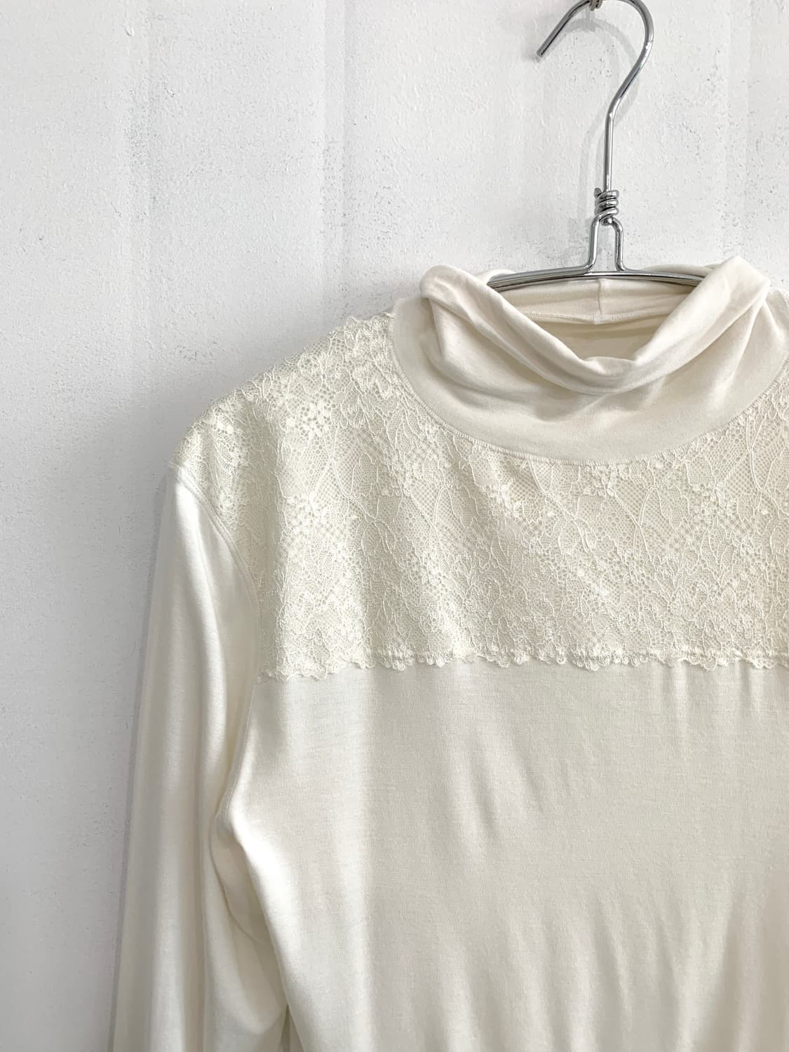 Ivory Lace Trim Turtleneck Top 상품이미지7