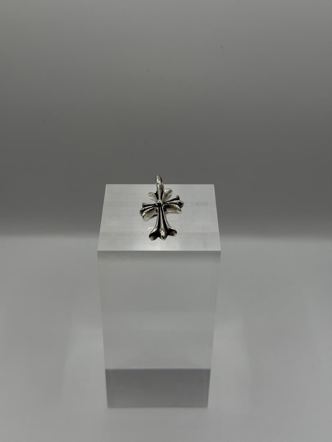 크롬하츠 목걸이 판매합니다. [ 타이니 참 펜던트 ] 상품이미지1