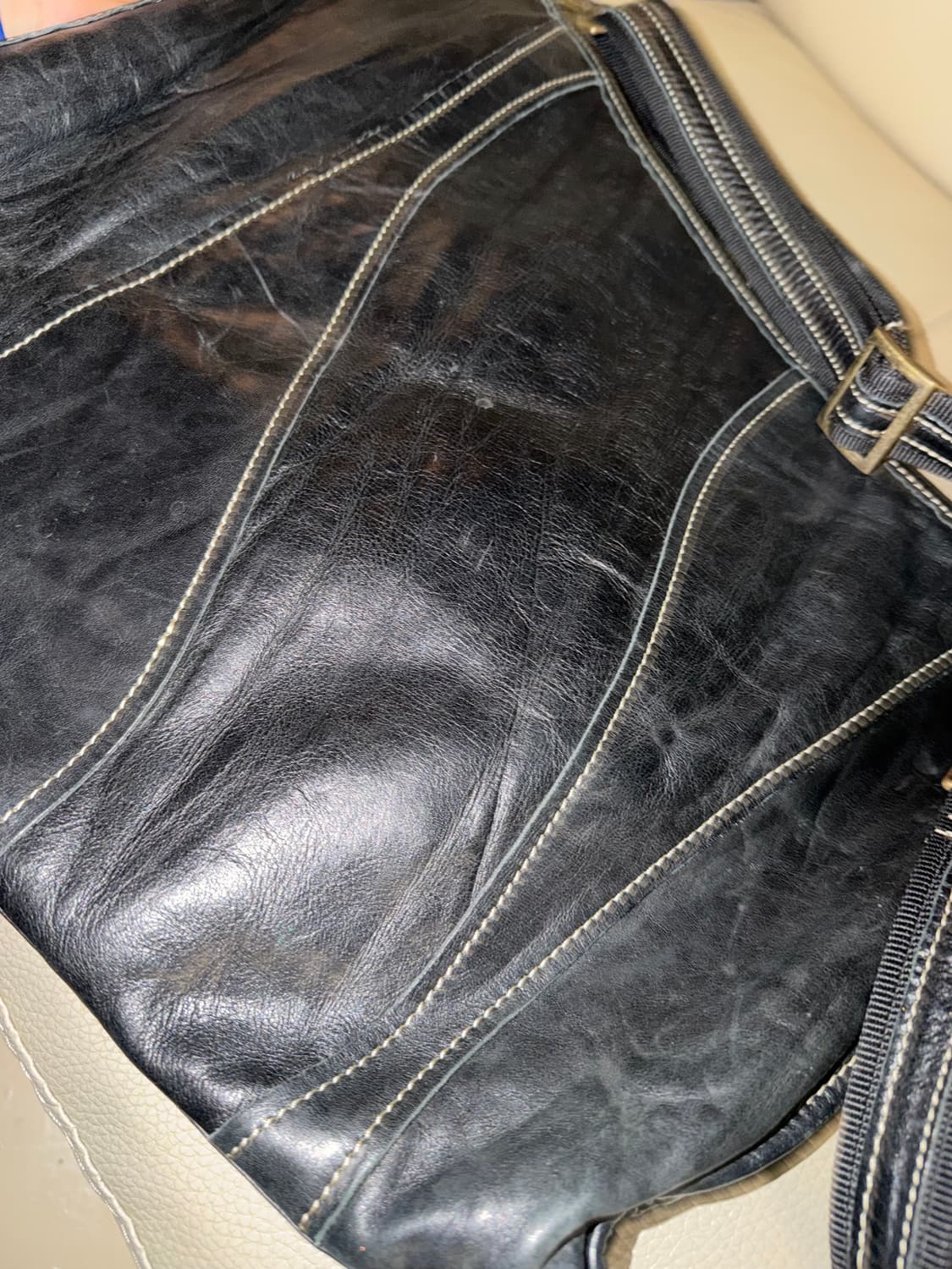 Diagonal line stitch detail leather bag 상품이미지7