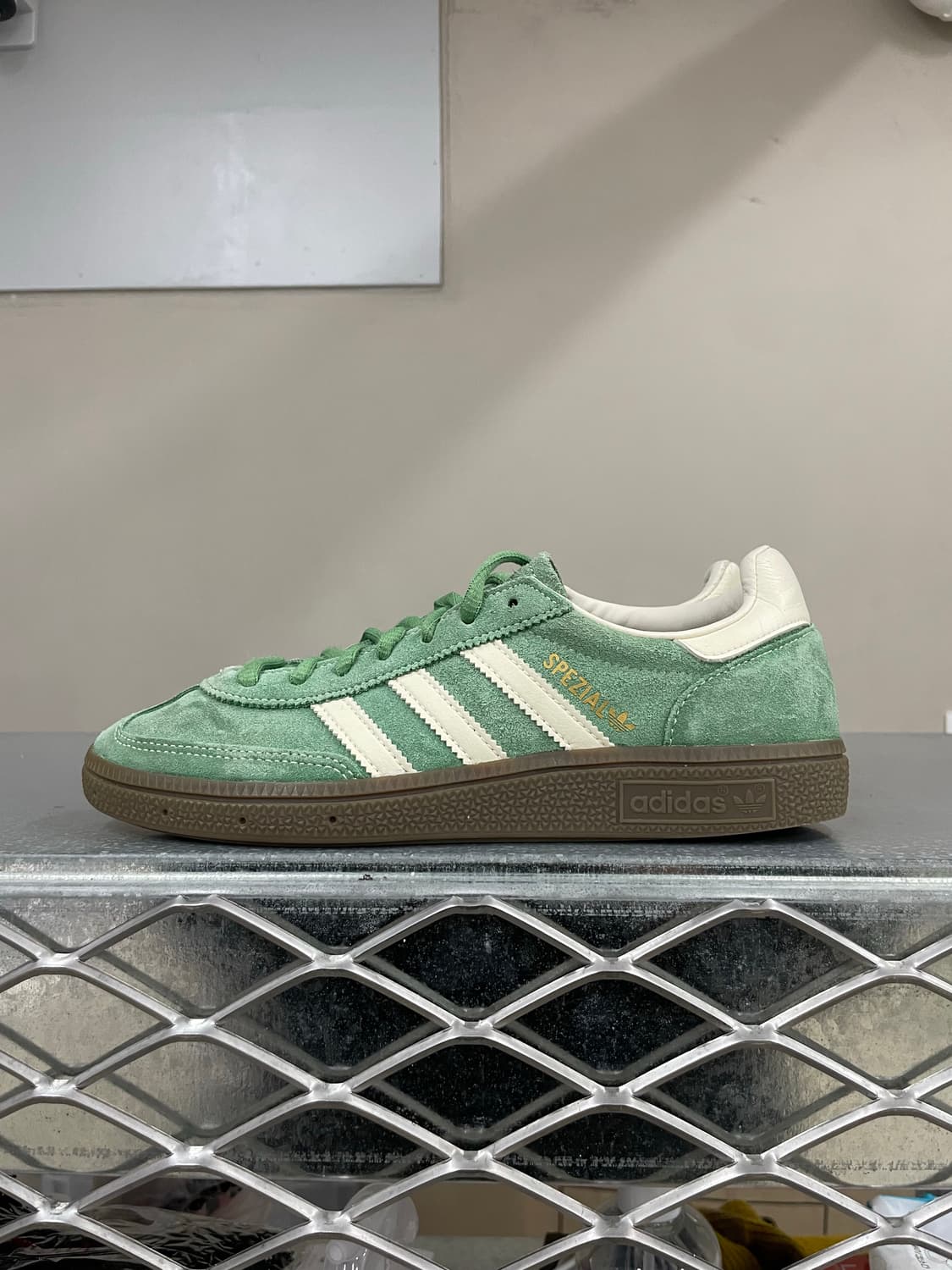 아디다스 핸드폴 스페지알 그린 235 상품이미지1
