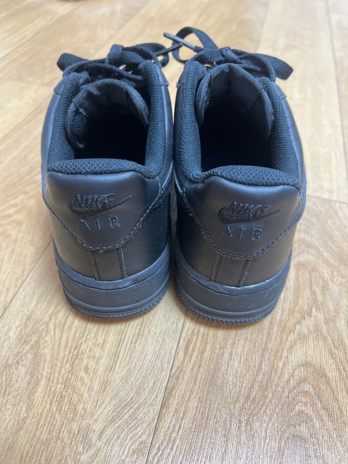 나이키 에어포스1 '07 로우 트리플 블랙 250 상품이미지3